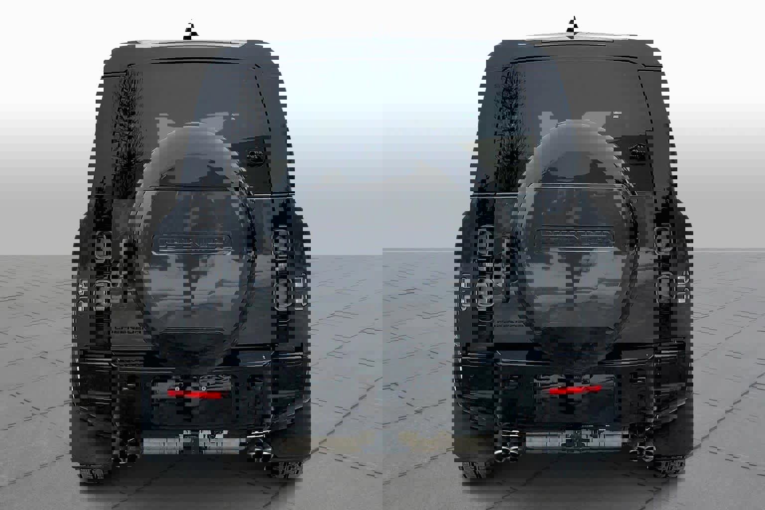 Used 2025 Land Rover Defender 130 V8 image 5