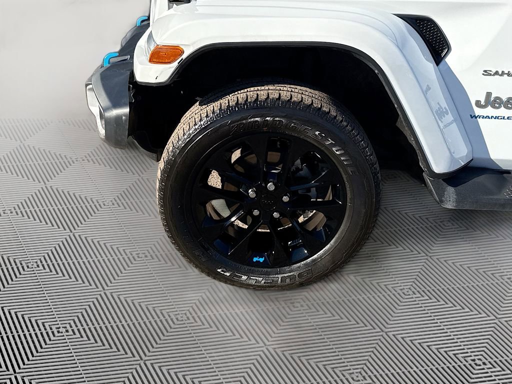 Used 2023 Jeep Wrangler Unlimited Sahara w/ Cold Weather Group image 34
