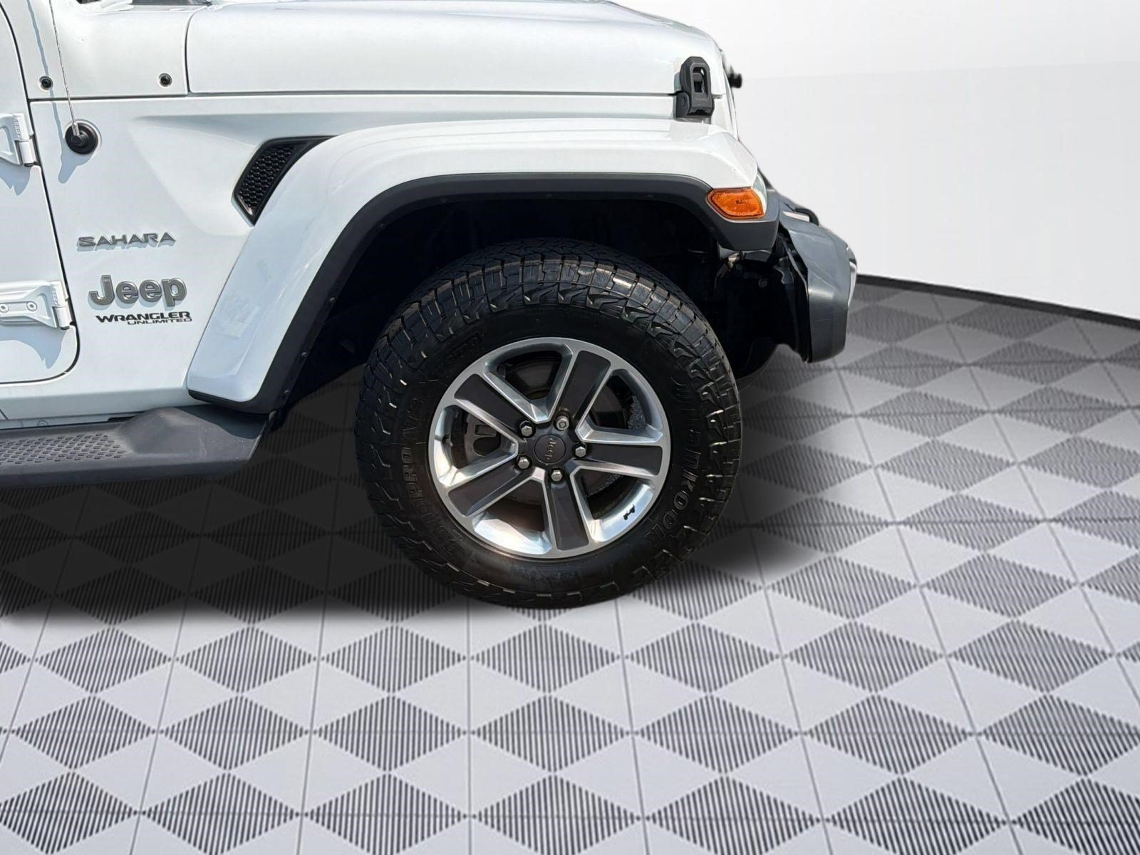 Used 2019 Jeep Wrangler Unlimited Sahara w/ Cold Weather Group AWD/4WD image 13
