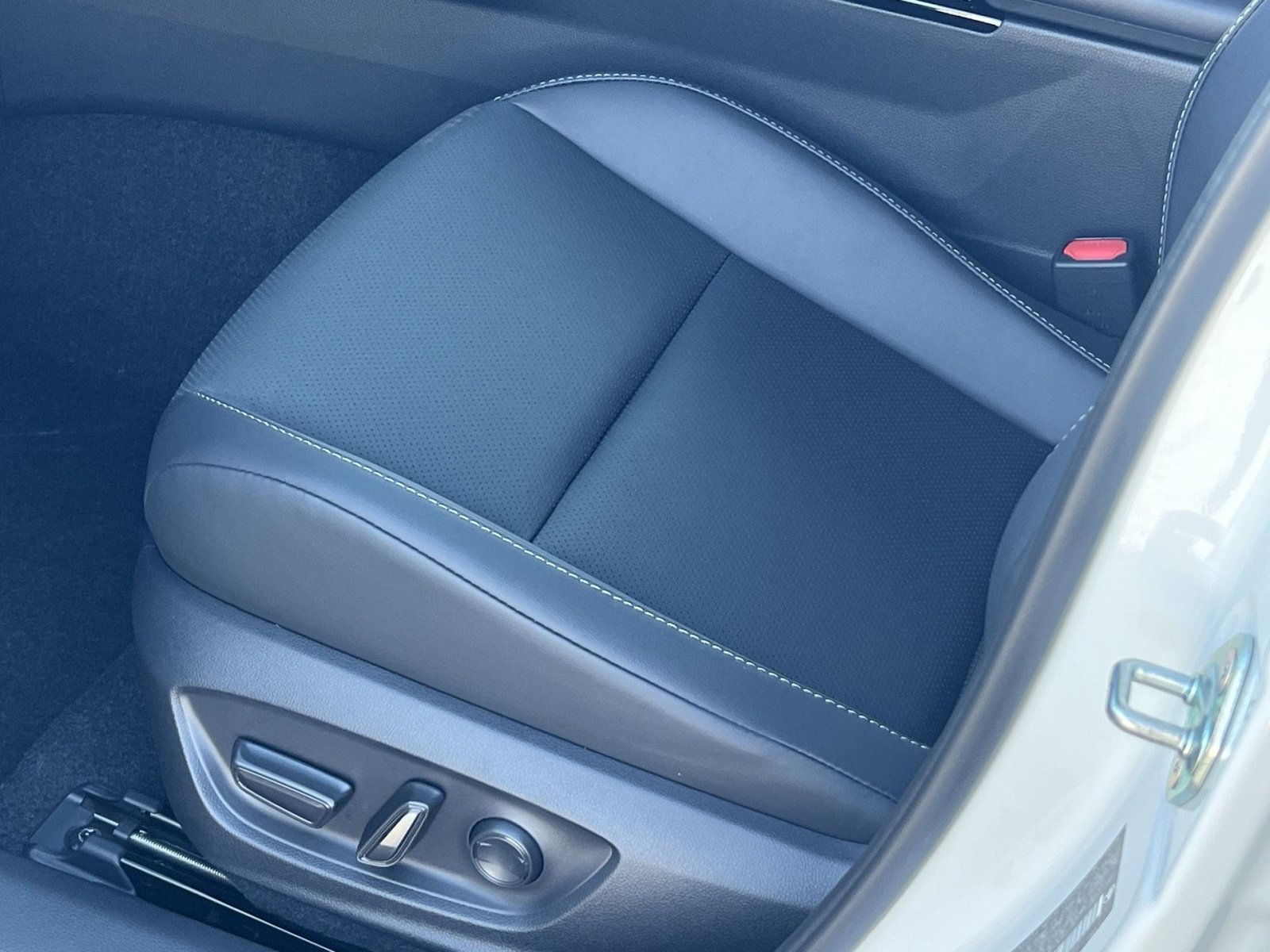 New 2026 Toyota Prius Plug-In Hybrid image 8