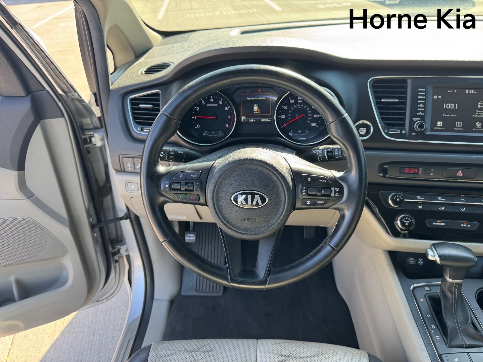 Used 2018 Kia Sedona LX w/ LX Essentials Premium Package FWD image 17