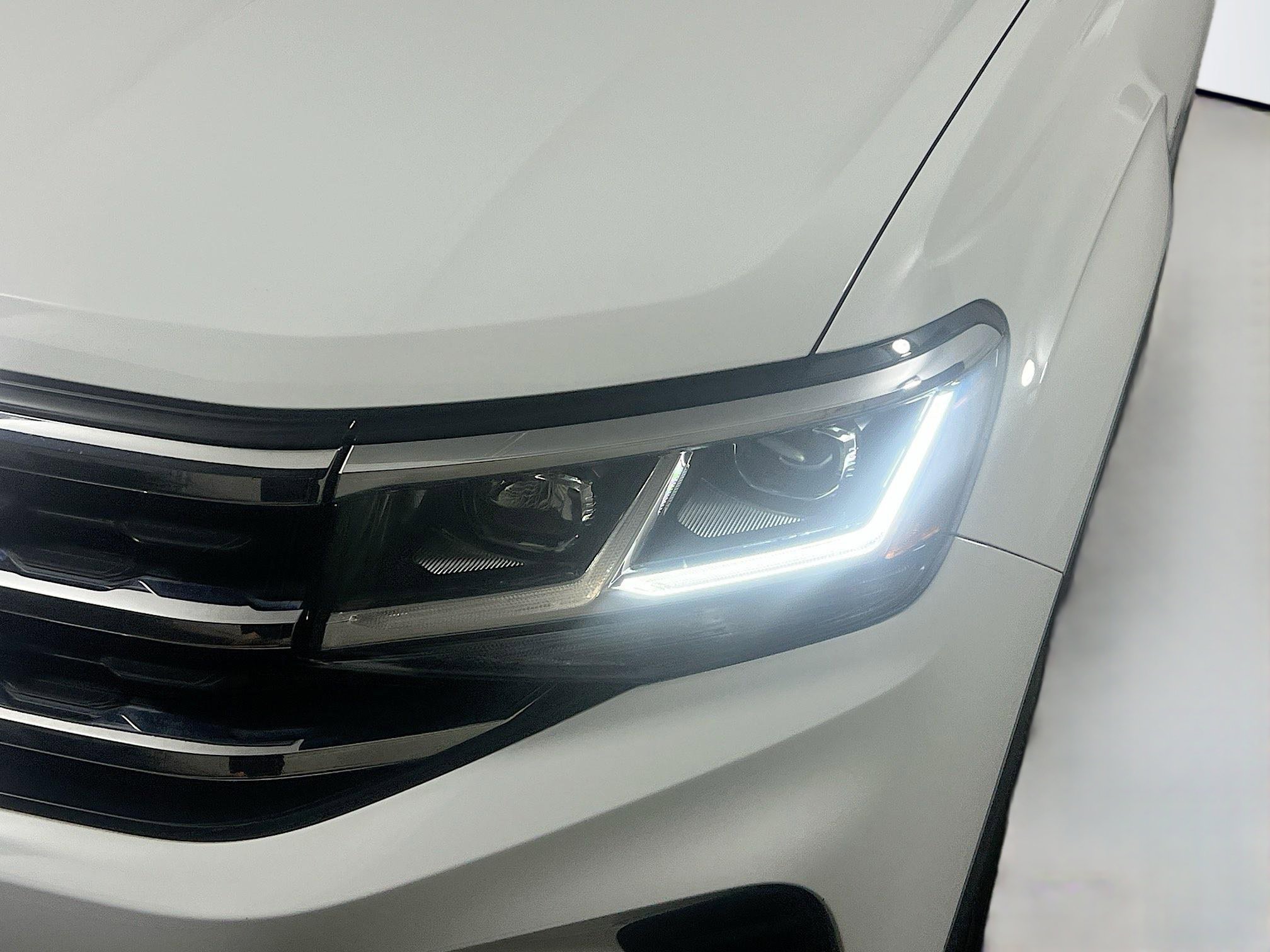 Used 2022 Volkswagen Atlas Cross Sport SE image 11