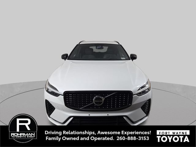 Used 2022 Volvo XC60 T8 R-Design w/ Advanced Package AWD/4WD image 3