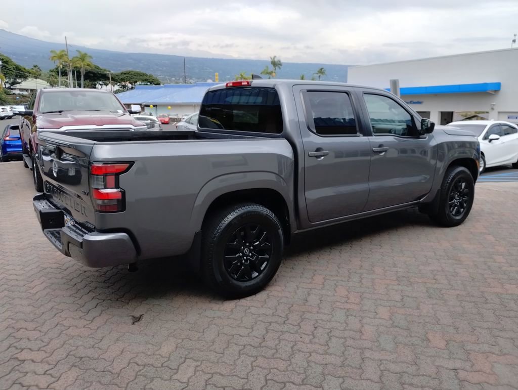 Used 2023 Nissan Frontier SV w/ Midnight Edition Package image 5