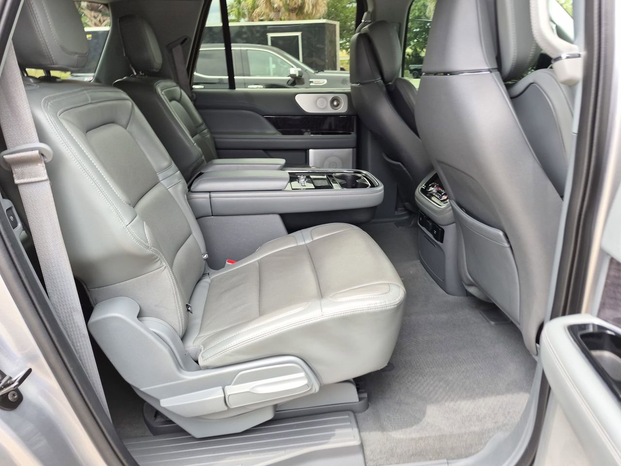 Used 2020 Lincoln Navigator L Reserve w/ Luxury Package AWD/4WD image 24