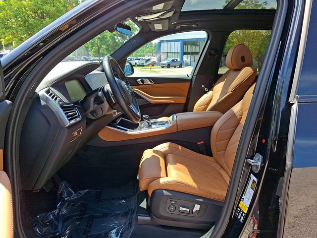 Used 2023 BMW X5 xDrive40i w/ Premium Package AWD/4WD image 16