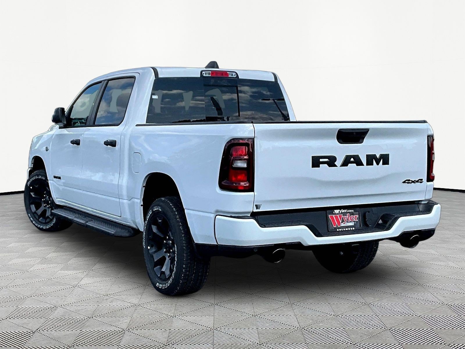 New 2026 RAM 1500 Express AWD/4WD image 4