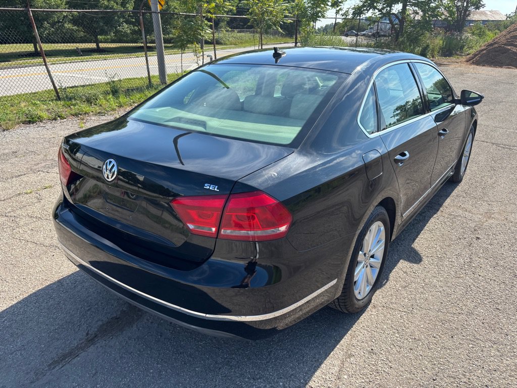 Used 2012 Volkswagen Passat 2.5 SEL FWD image 3