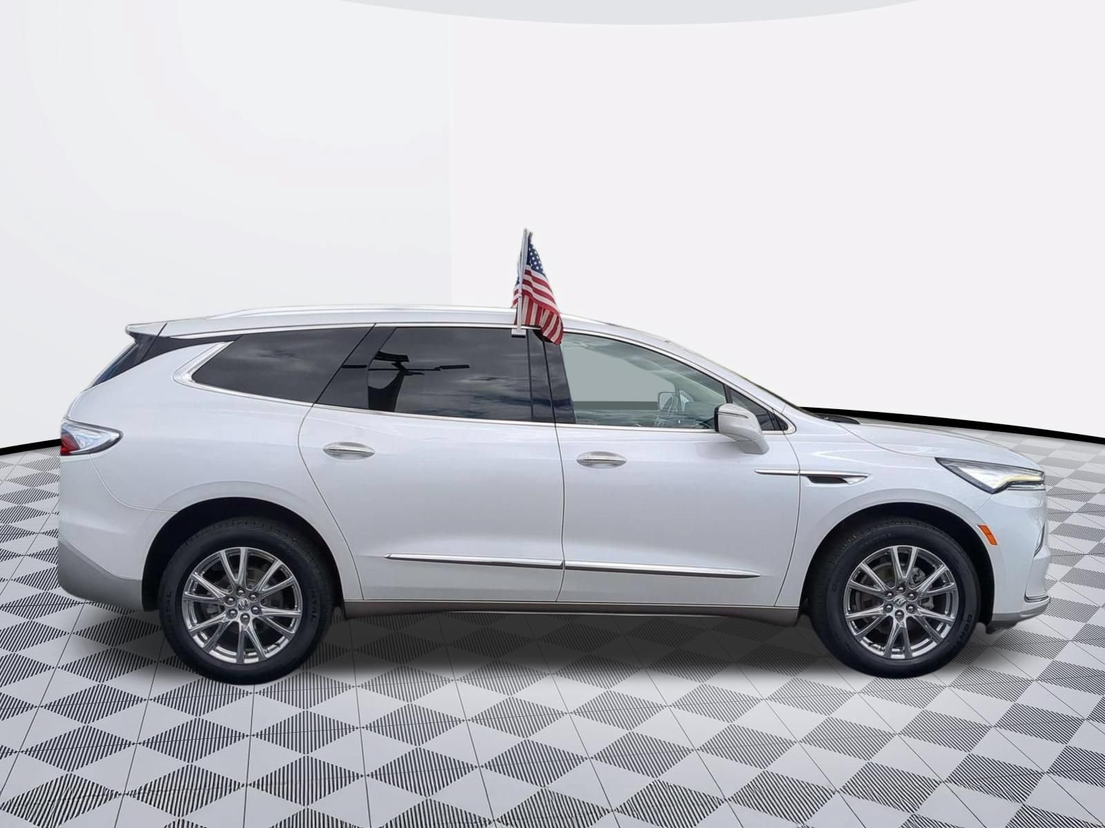 Used 2023 Buick Enclave Essence w/ Experience Buick Package FWD image 8