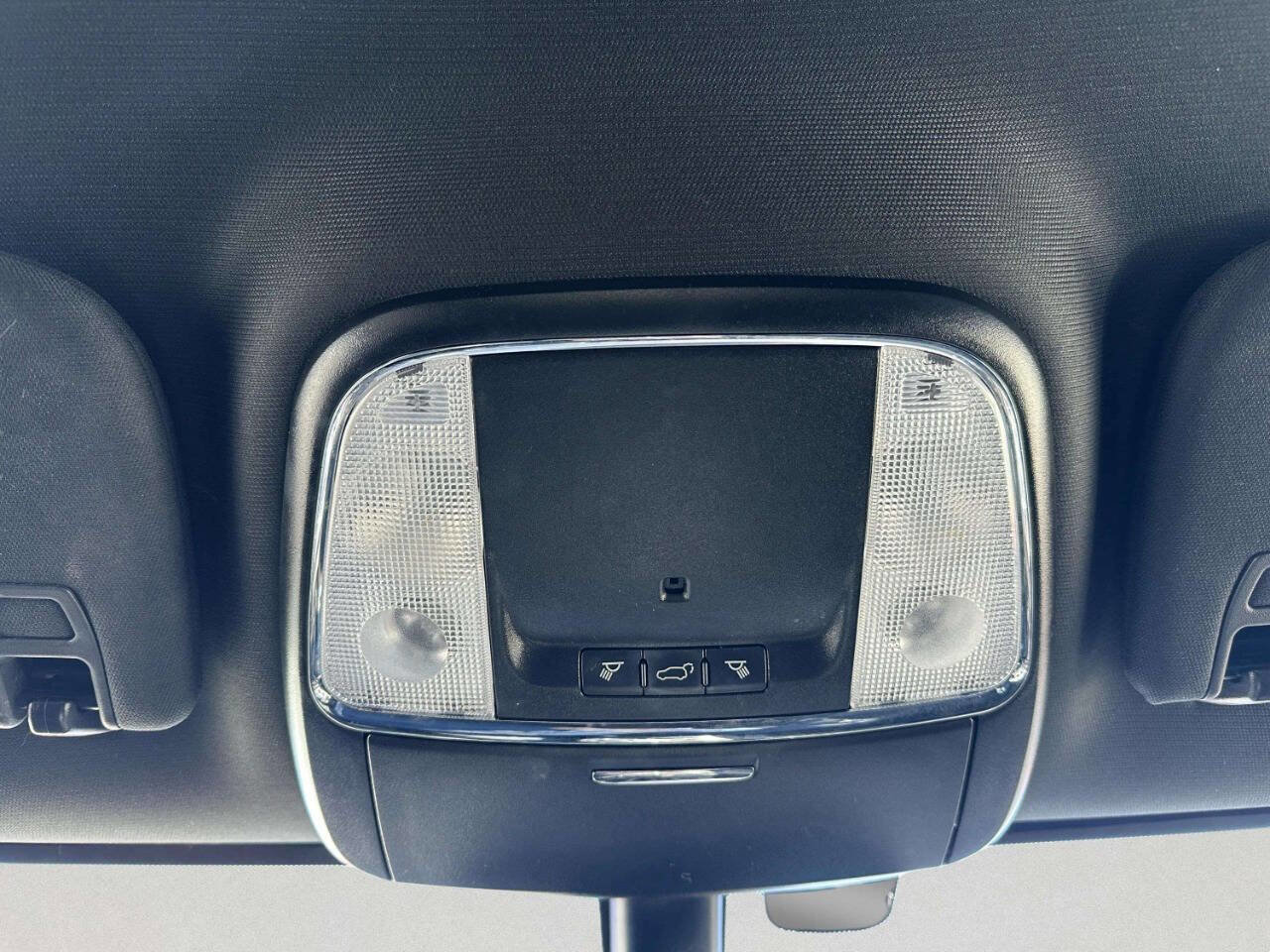 Used 2018 Jeep Grand Cherokee Laredo image 31