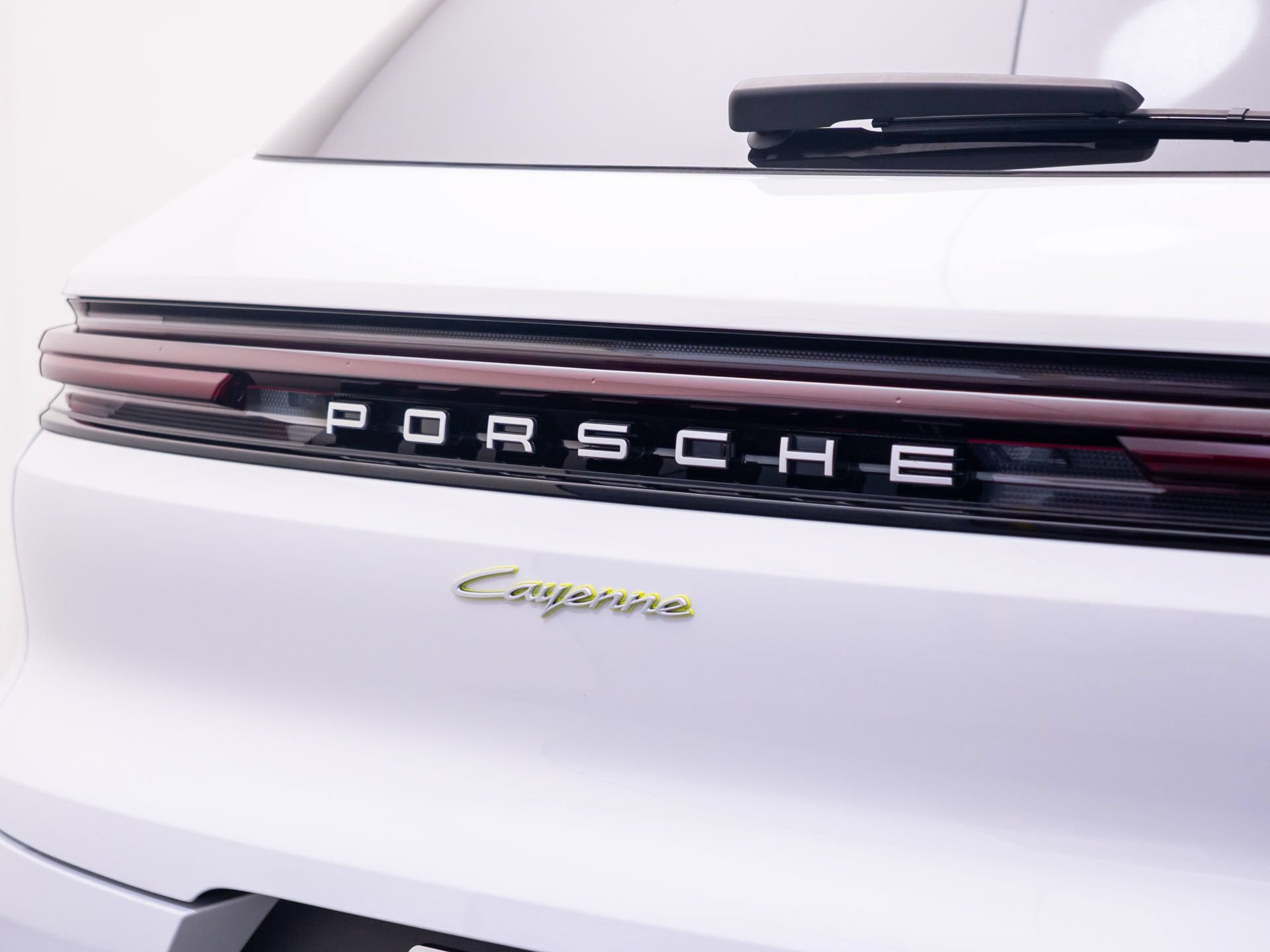Certified 2024 Porsche Cayenne AWD/4WD image 34