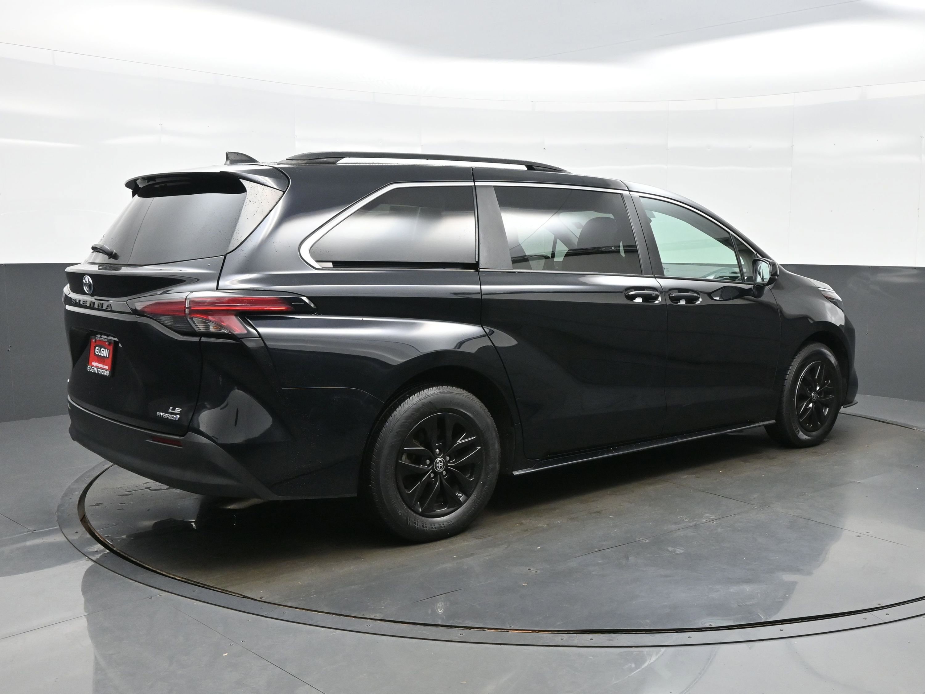 Used 2022 Toyota Sienna LE w/ LE Plus Package AWD/4WD image 6