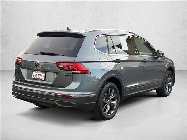 Used 2023 Volkswagen Tiguan SE w/ Panoramic Sunroof Package image 6