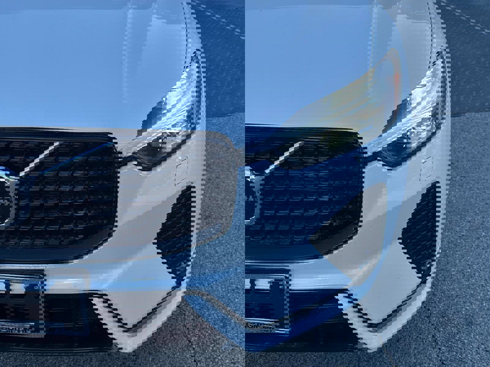 Used 2025 Volvo XC60 B5 Plus image 9