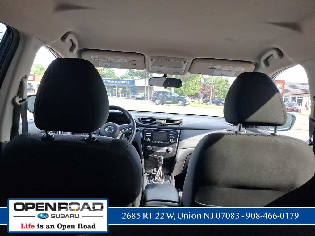 Used 2017 Nissan Rogue S w/ Appearance Package AWD/4WD image 11