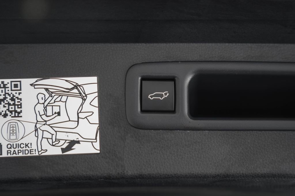 Used 2023 Toyota Highlander Bronze Edition image 10