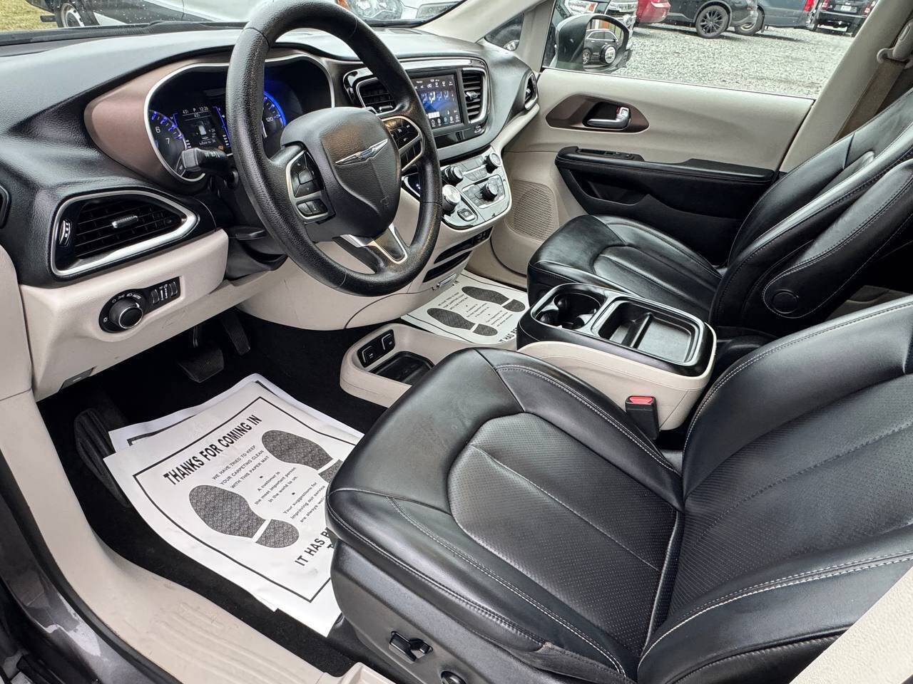Used 2020 Chrysler Voyager Lxi image 10