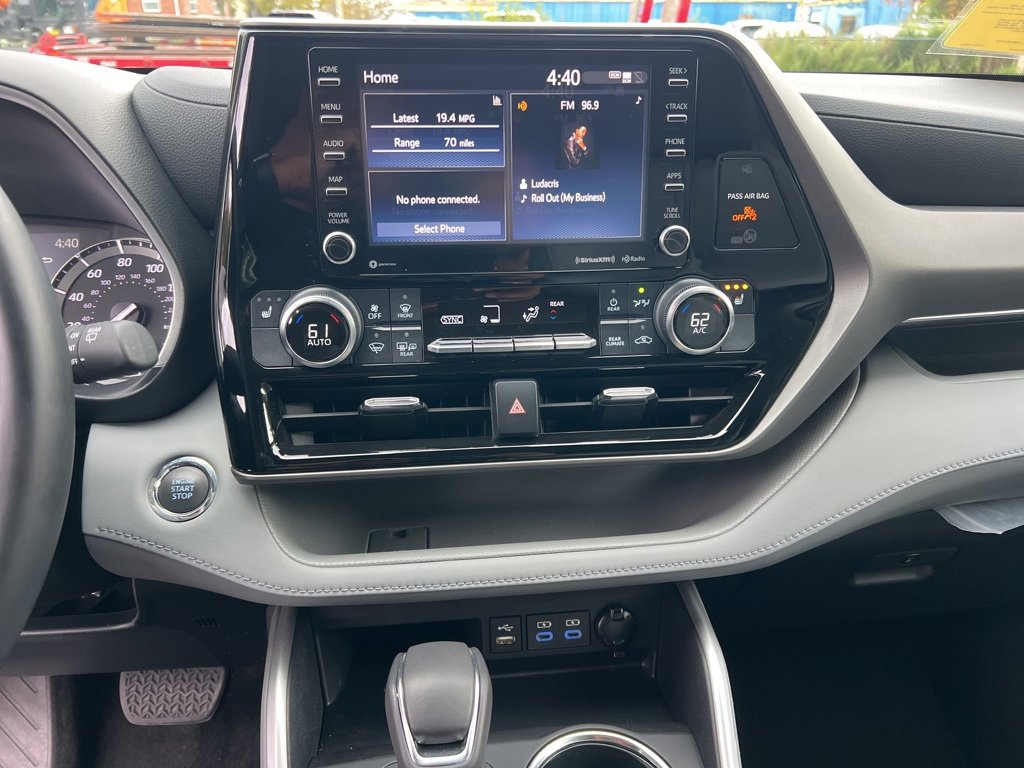Used 2022 Toyota Highlander XLE image 19