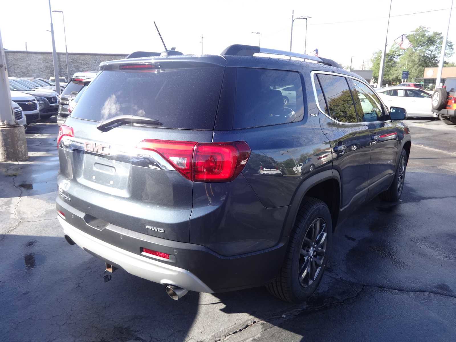 Used 2019 GMC Acadia SLT image 4