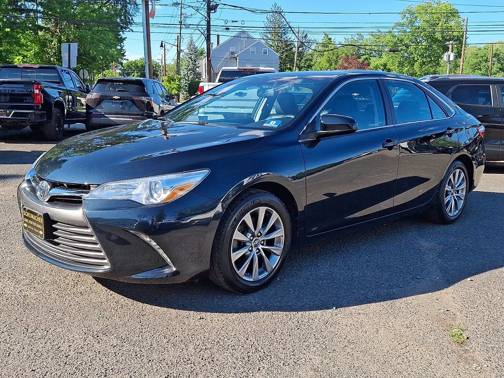 Used 2016 Toyota Camry XLE w/ Moonroof Package FWD image 3