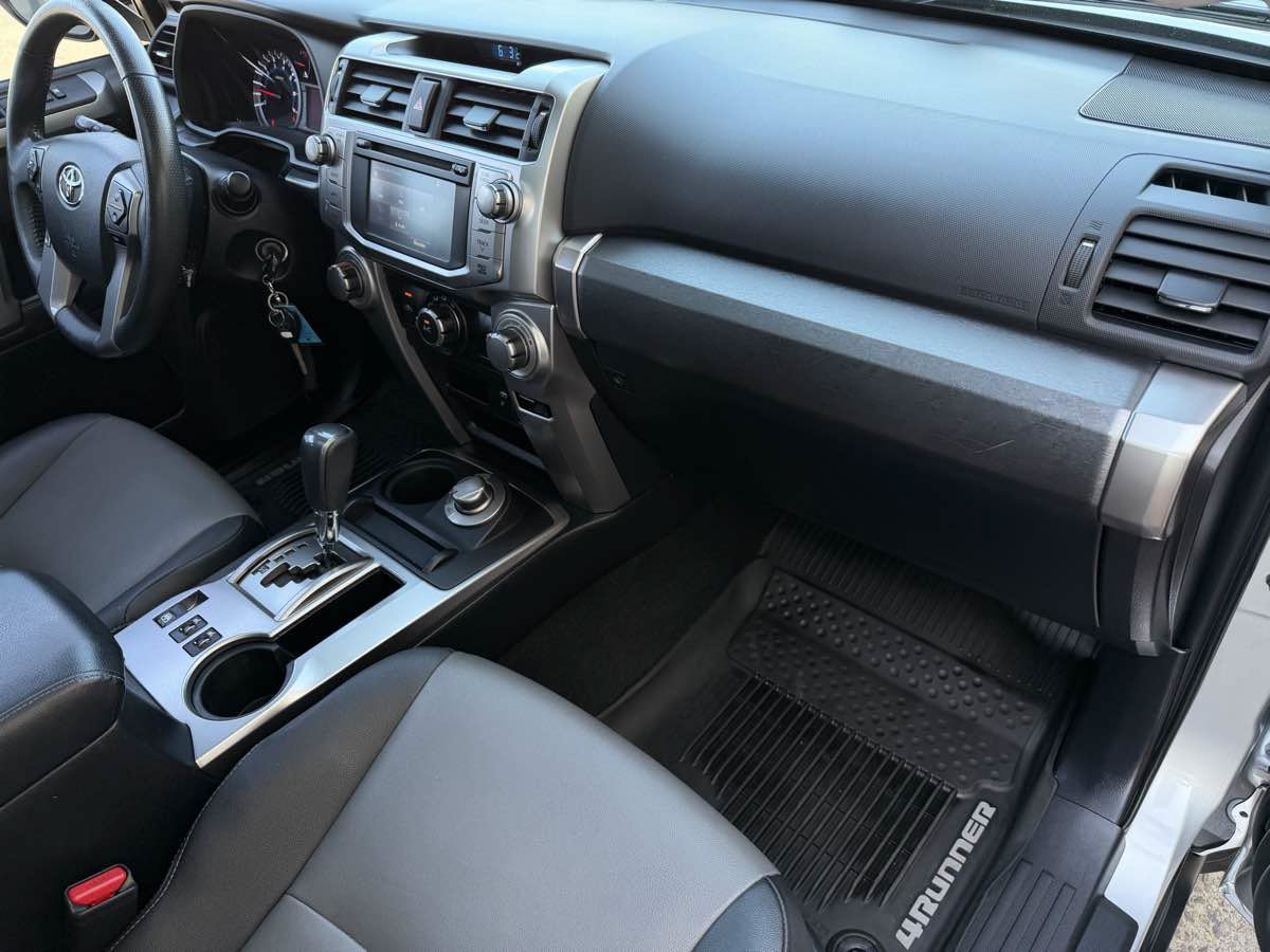 Used 2019 Toyota 4Runner SR5 Premium w/ Convenience Package AWD/4WD image 23