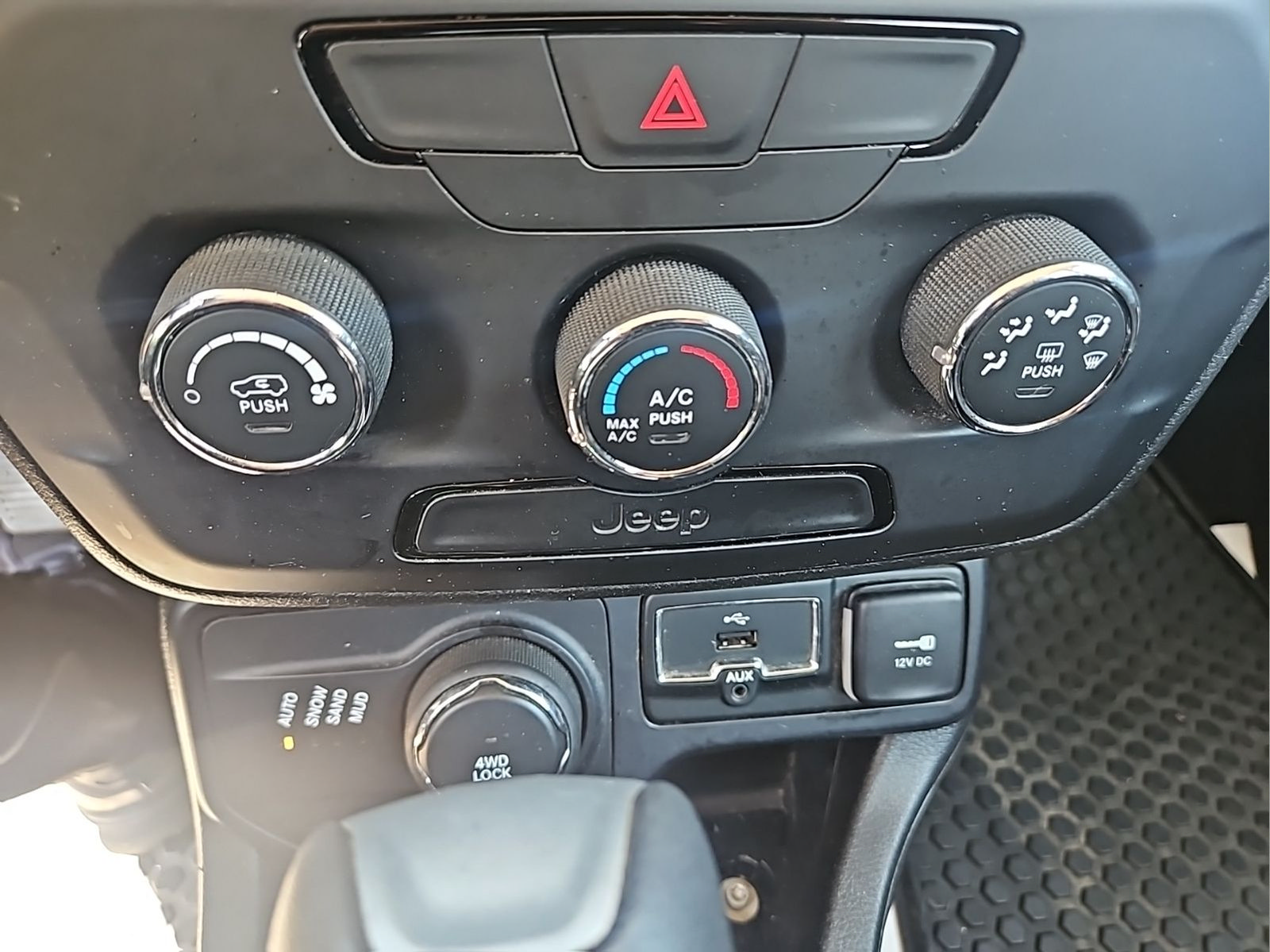 Used 2019 Jeep Renegade Sport AWD/4WD image 15
