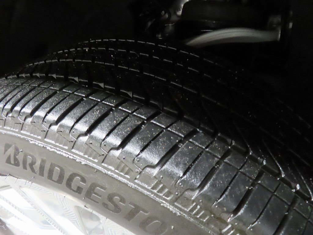 Used 2024 GMC Yukon XL Denali image 7