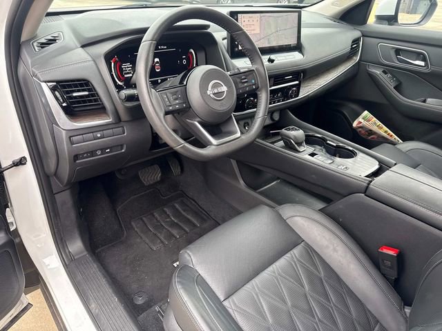 Used 2024 Nissan Rogue Platinum image 25