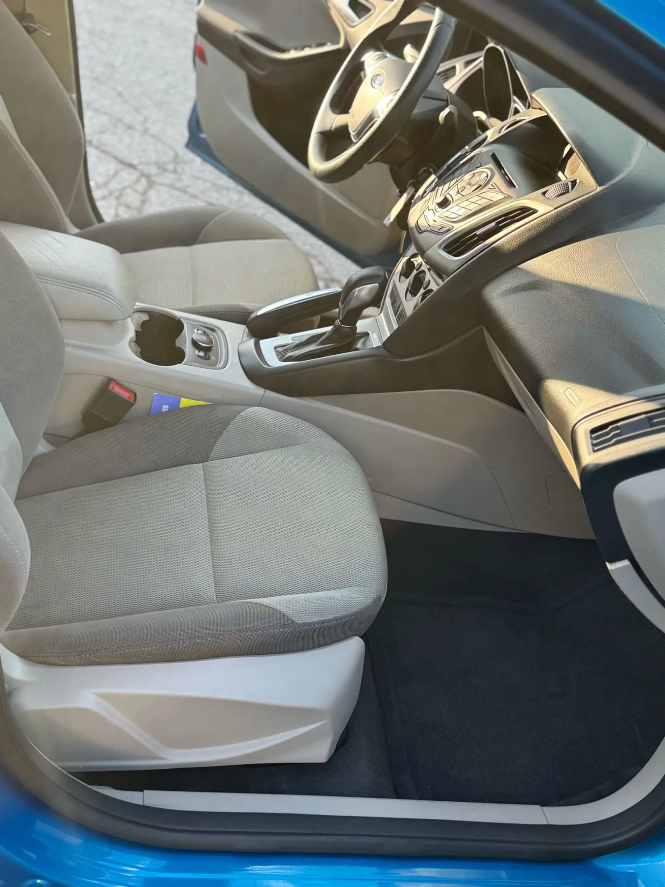 Used 2014 Ford Focus SE w/ SE Winter Package image 13