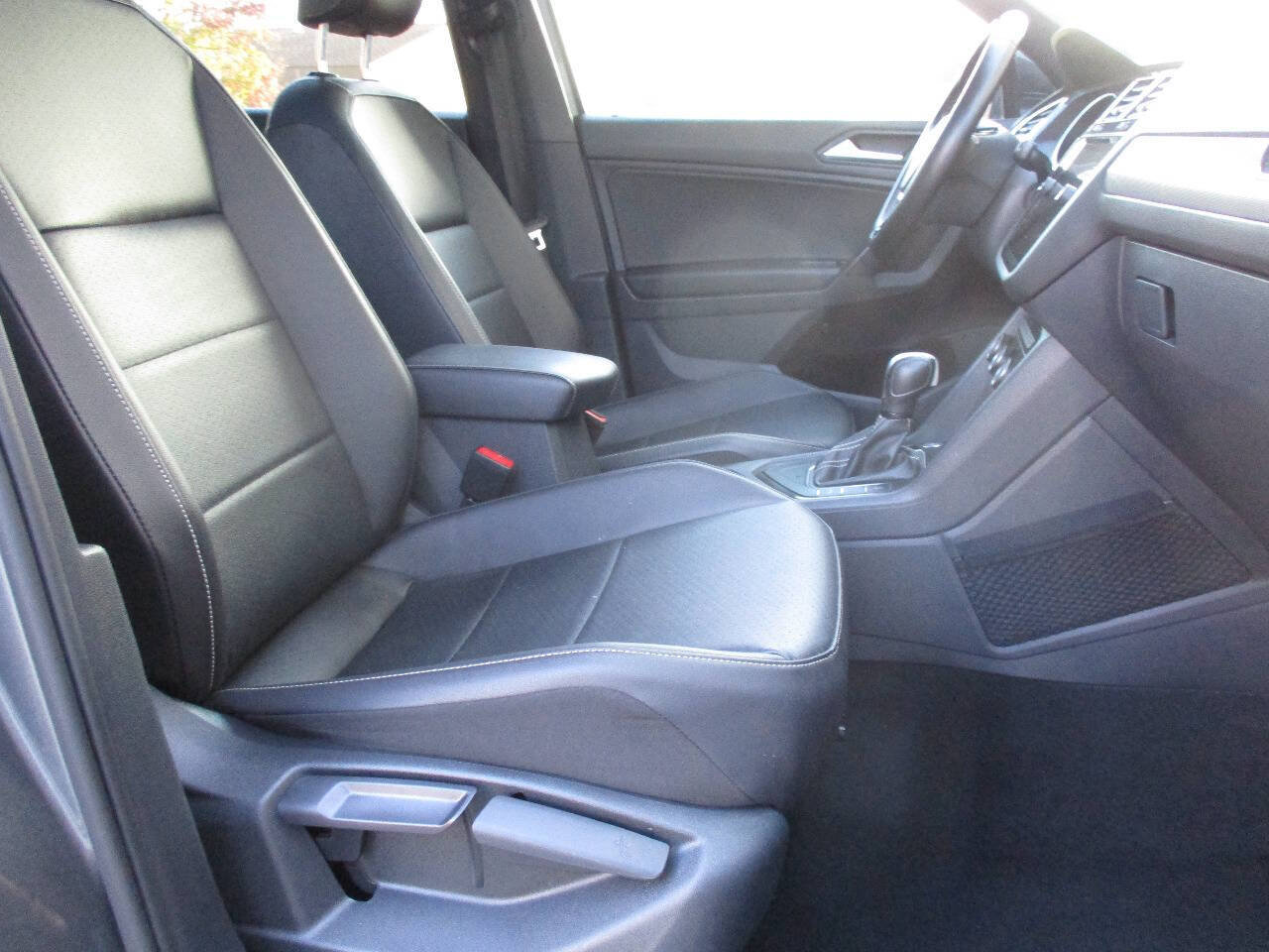 Used 2021 Volkswagen Tiguan SE R-Line FWD image 84