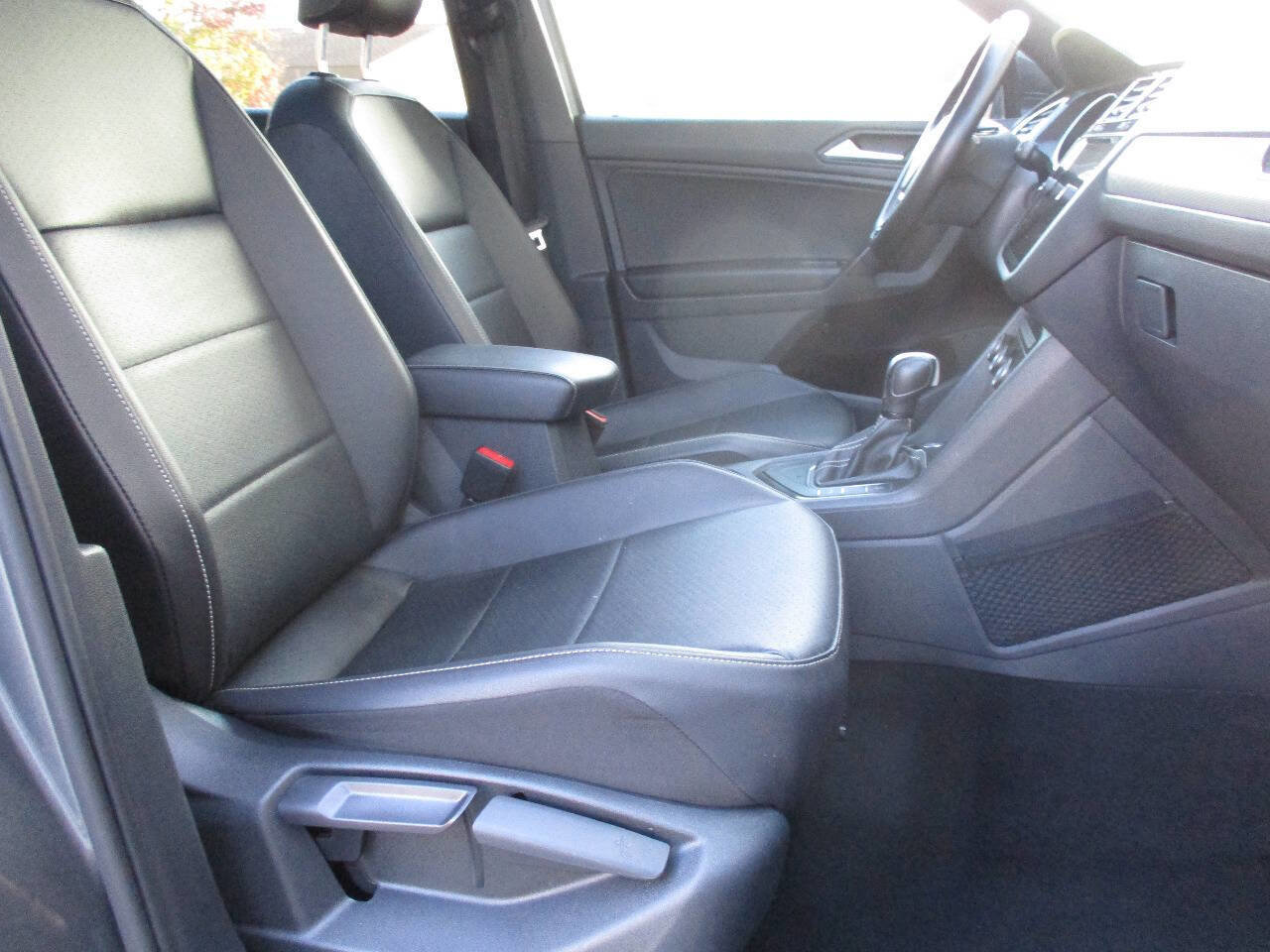 Used 2021 Volkswagen Tiguan SE R-Line image 84