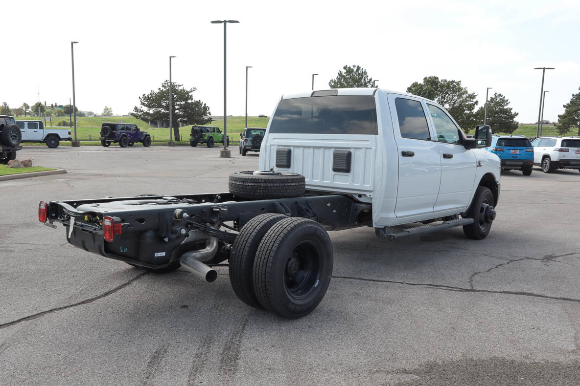 New 2027 RAM 3500 Tradesman AWD/4WD image 4