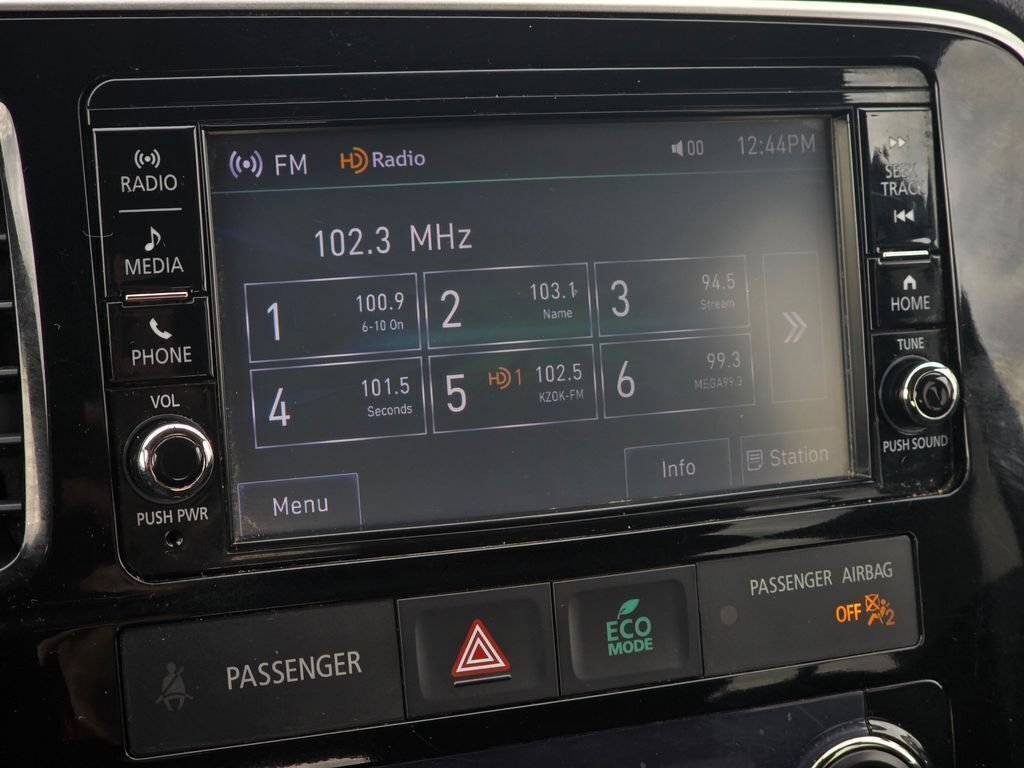 Used 2018 Mitsubishi Outlander ES FWD image 31
