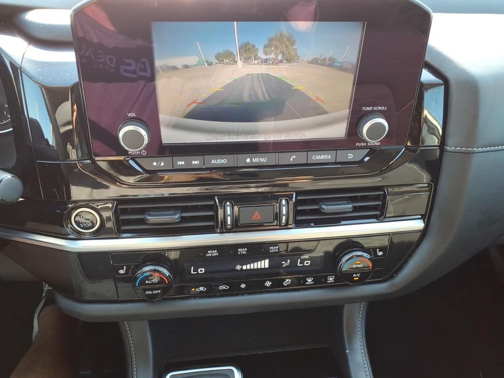 Used 2024 Nissan Pathfinder SV FWD image 15