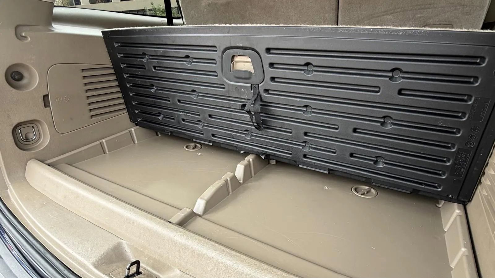 Used 2017 GMC Yukon XL SLE image 23