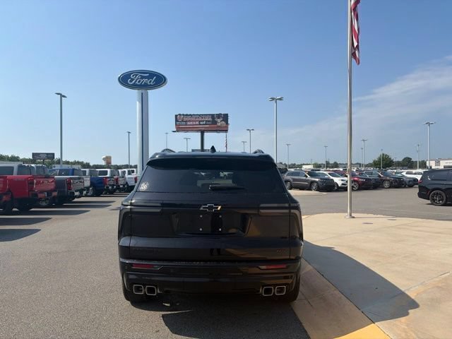 Used 2026 Chevrolet Traverse RS FWD image 4