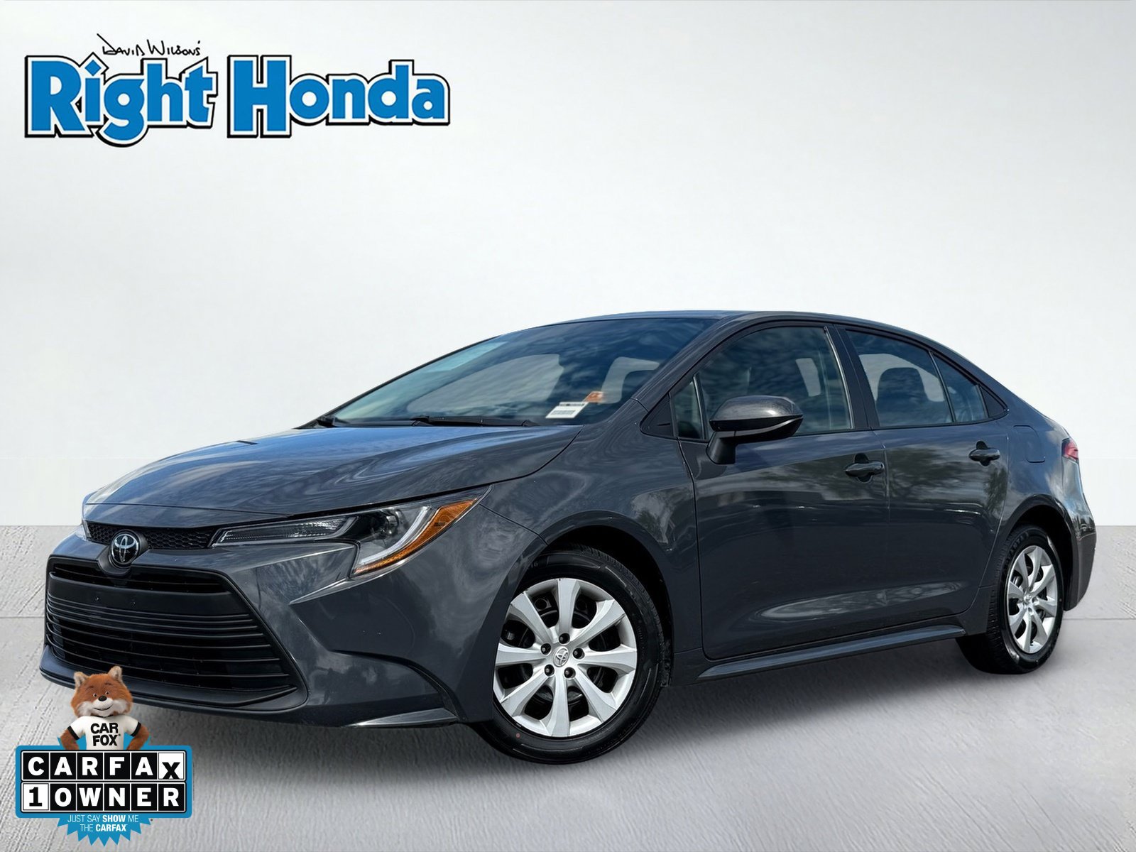 Used 2025 Toyota Corolla LE FWD image 1