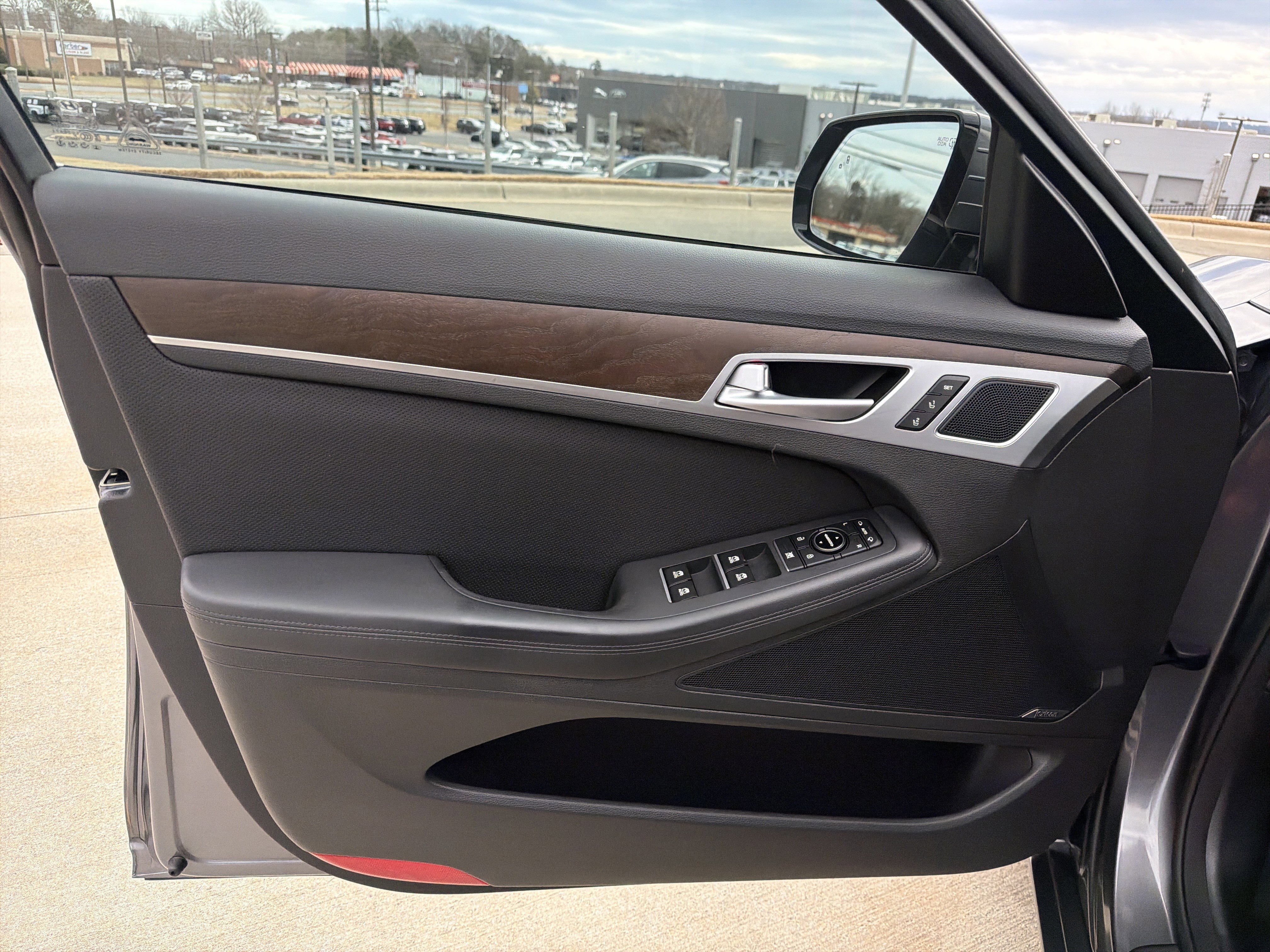 Used 2015 Hyundai Genesis 3.8 w/ Option Group 04 image 14