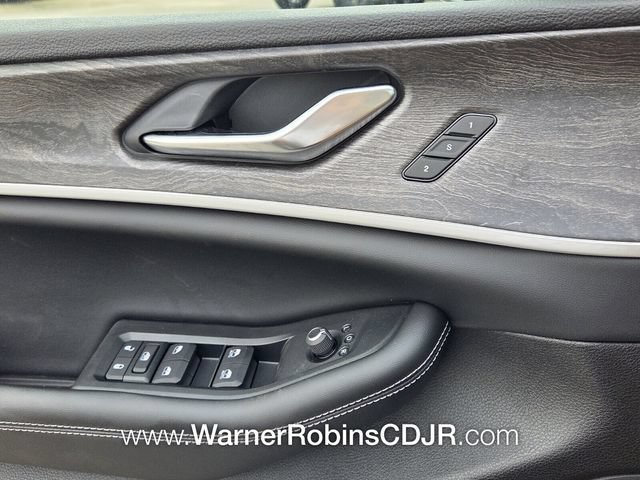New 2026 Jeep Grand Cherokee L Limited RWD image 31