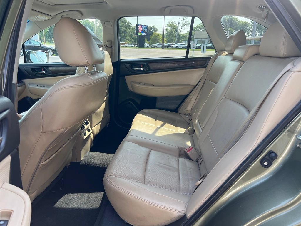 Used 2016 Subaru Outback 2.5i Limited AWD/4WD image 5