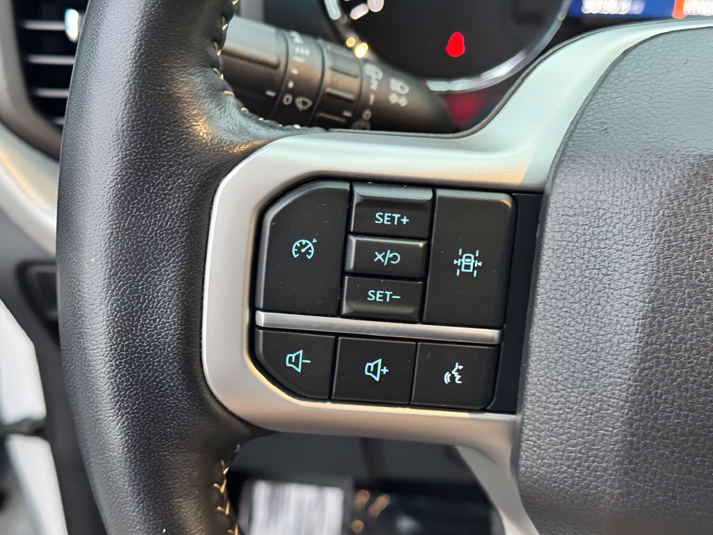 Used 2024 Ford Expedition XLT AWD/4WD image 15