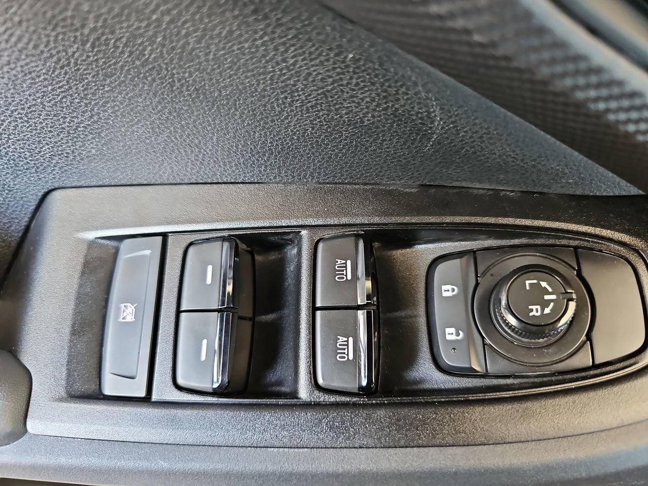 Certified 2026 Subaru Crosstrek 2.0i Premium image 32