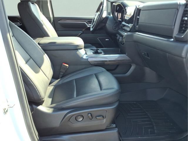 Used 2025 Chevrolet Silverado 2500 LTZ w/ LTZ Premium Package AWD/4WD image 23