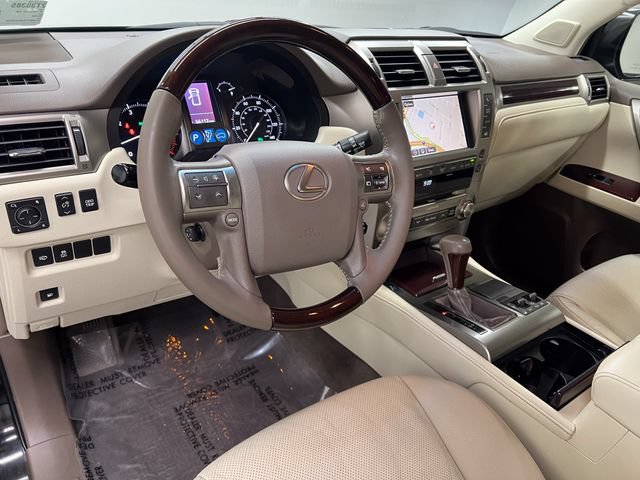 Used 2019 Lexus GX 460 Premium w/ Premium Package AWD/4WD image 16