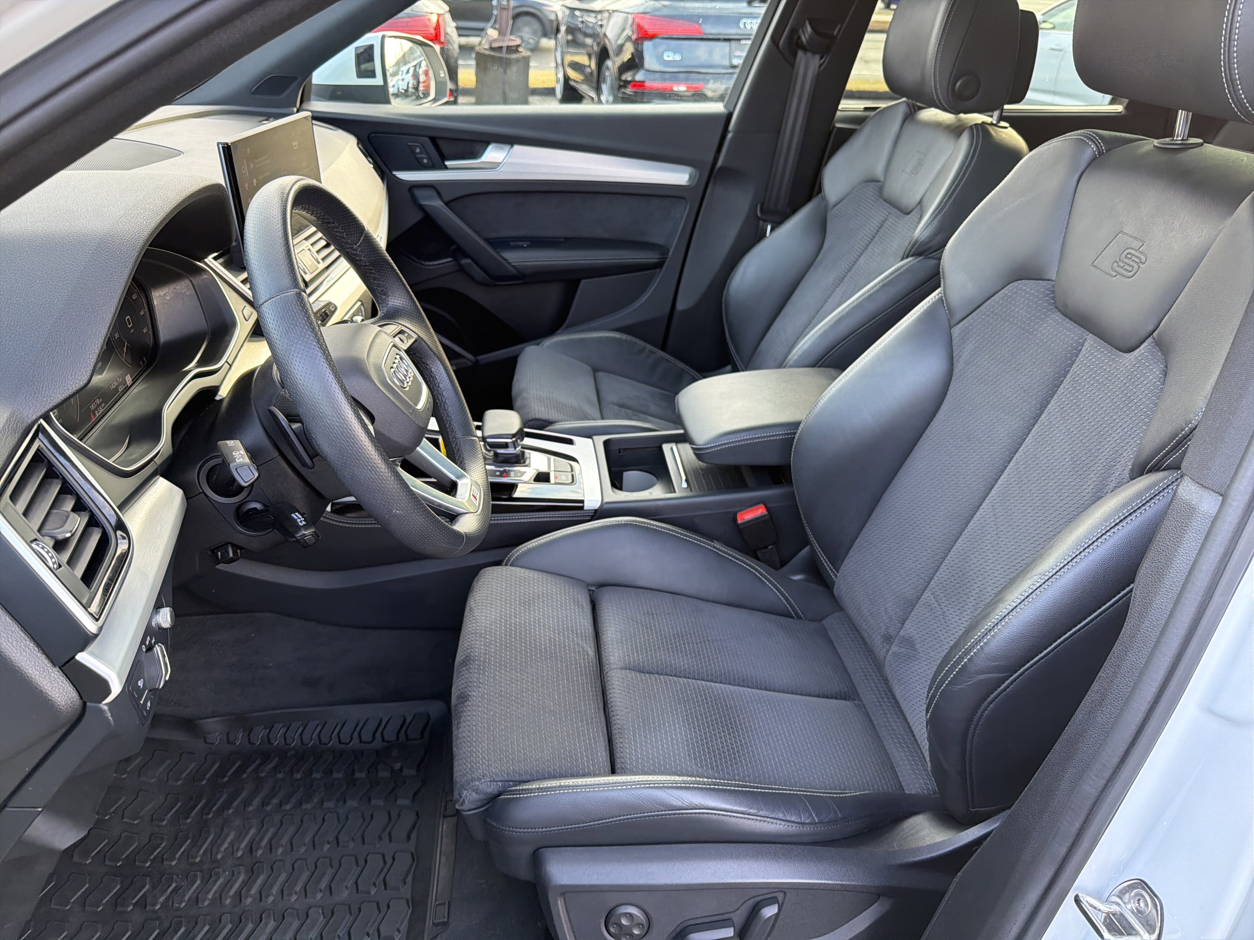 Certified 2024 Audi Q5 e Prestige AWD/4WD image 6