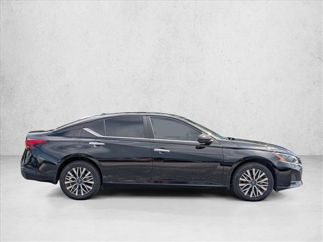 Used 2024 Nissan Altima 2.5 SV w/ SV Premium Package AWD/4WD image 4