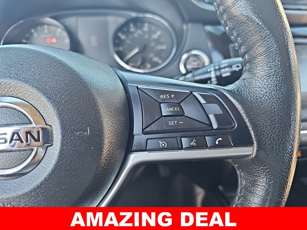 Used 2018 Nissan Rogue SV image 18