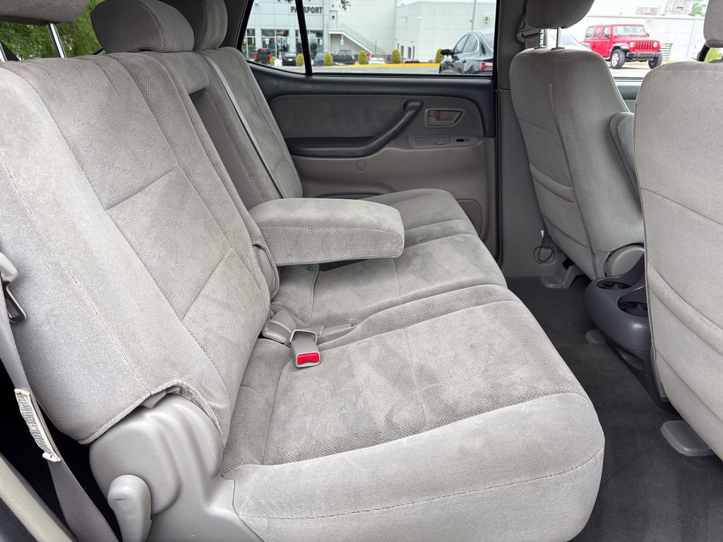 Used 2006 Toyota Sequoia SR5 AWD/4WD image 37