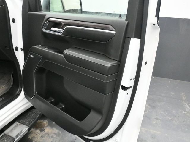 Used 2023 Chevrolet Silverado 1500 LTZ AWD/4WD image 9