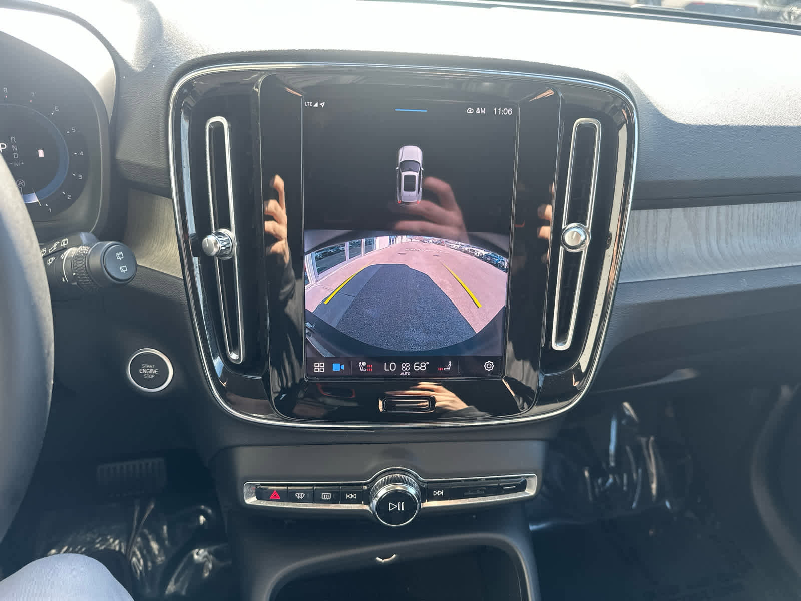 Certified 2023 Volvo XC40 B5 Core w/ Convenience Package image 21